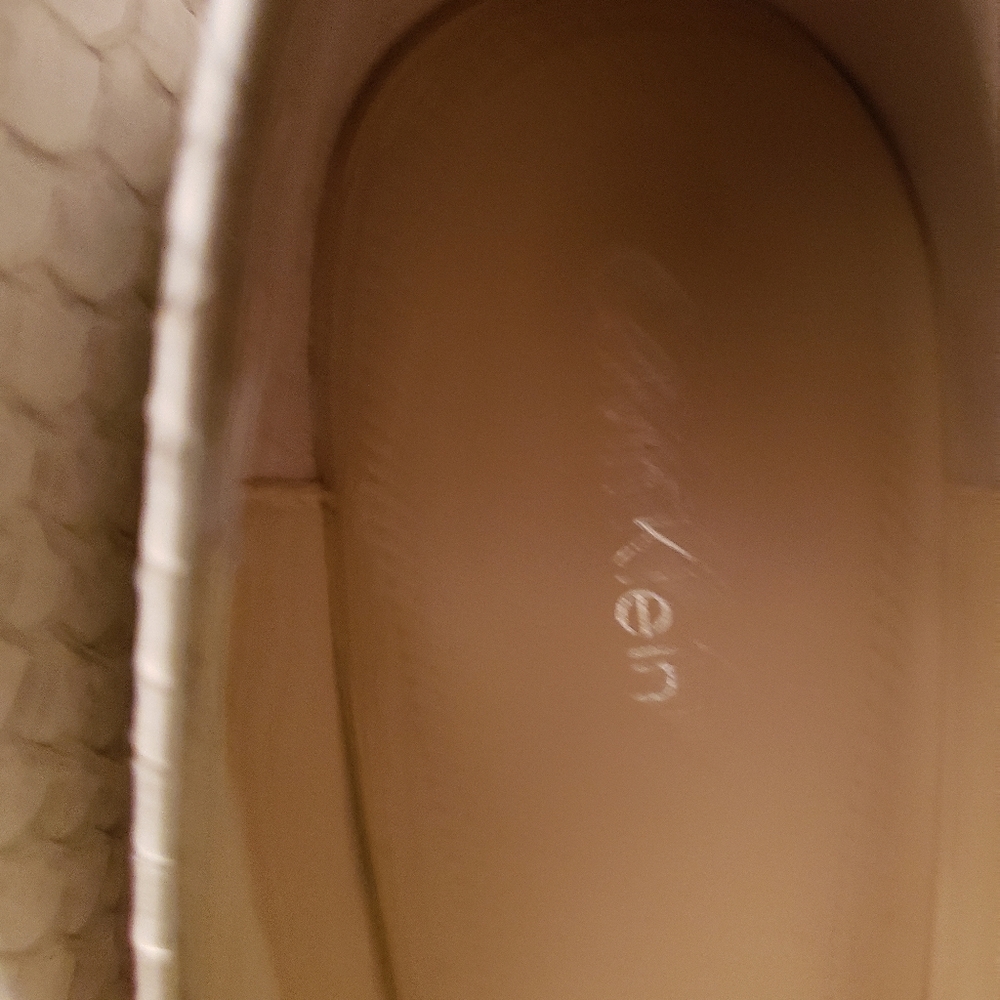 Shoes - Picture 7 of 7